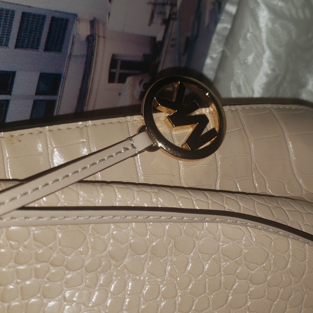 Michael Kors Joan Shoulderbag - Picture 5 of 8